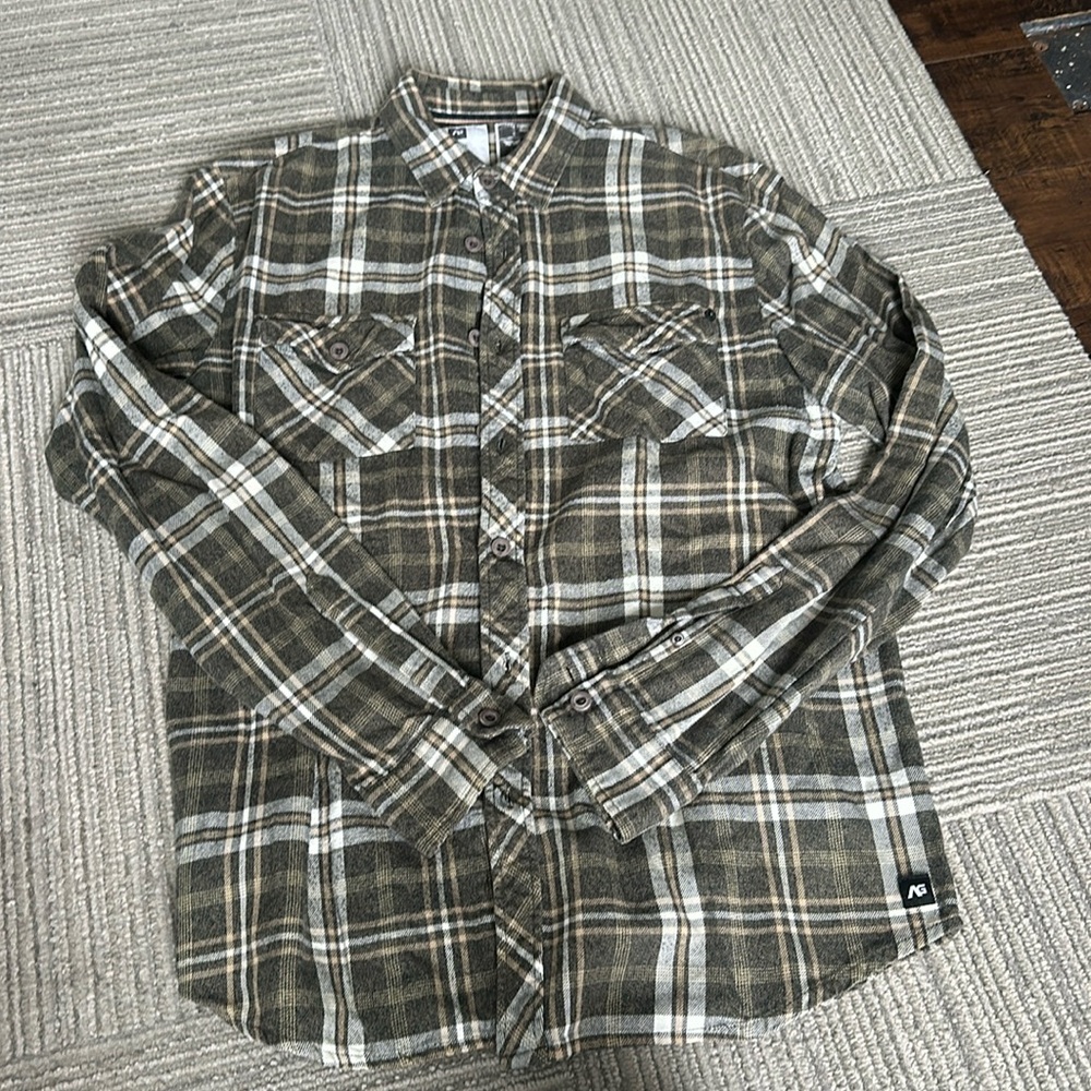 MENS Green Flannel. Good condition. AG sustainable brand size Medium